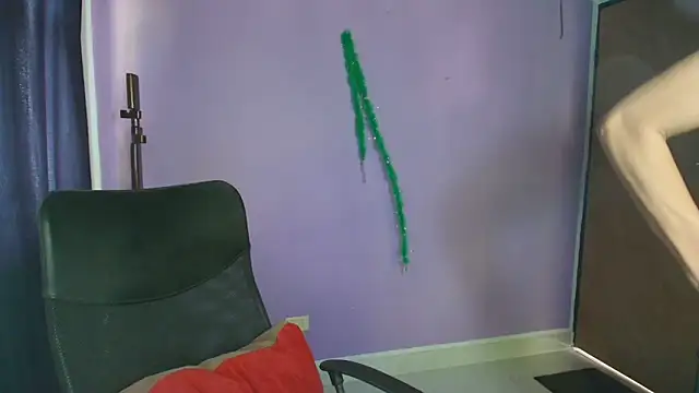 Snapshot of Nattyslave4U chatting on 10-10-25, 09:36 Nattyslave4U online show from 10-10-25, 09:36