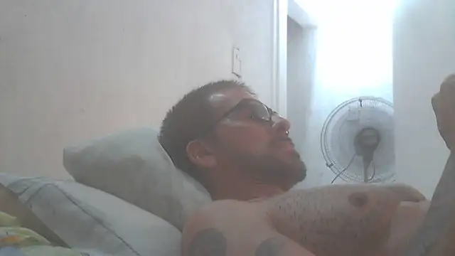 Snapshot of el_principe_hot chatting on 12-14-25, 05:24 el principe hot online show from 12-14-25, 05:24