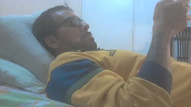 Snapshot of el_principe_hot chatting on 12-15-25, 04:50 el principe hot online show from 12-15-25, 04:50
