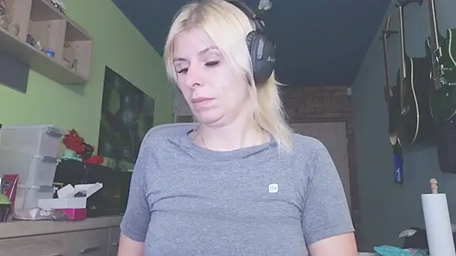 Snapshot of karmija chatting on 10-13-25, 07:58 karmija online show from 10-13-25, 07:58