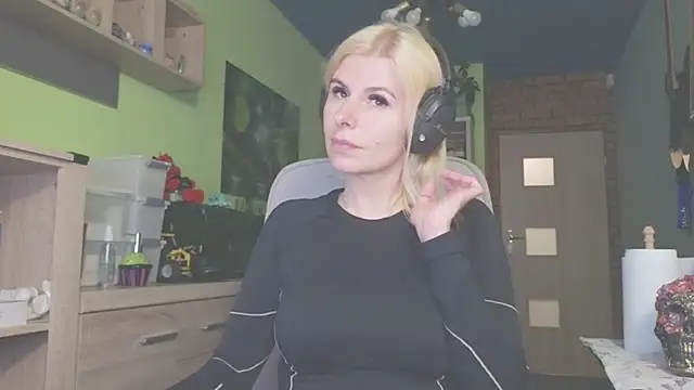 Snapshot of karmija chatting on 10-31-25, 07:37 karmija online show from 10-31-25, 07:37