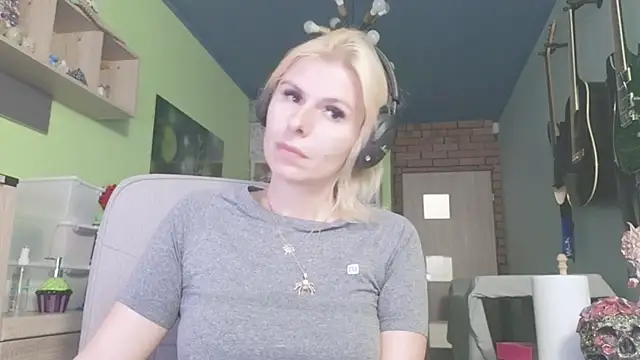 Snapshot of karmija chatting on 11-07-25, 09:15 karmija online show from 11-07-25, 09:15