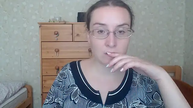 Snapshot of Smart_Rose chatting on 03-02-25, 11:39 Smart Rose online show from 03-02-25, 11:39