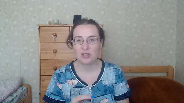 Snapshot of Smart_Rose chatting on 03-10-25, 01:43 Smart Rose online show from 03-10-25, 01:43