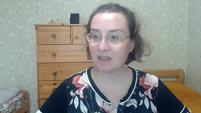 Snapshot of Smart_Rose chatting on 09-09-25, 01:21 Smart Rose online show from 09-09-25, 01:21