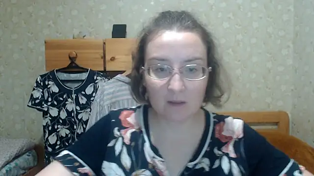 Snapshot of Smart_Rose chatting on 10-12-25, 02:16 Smart Rose online show from 10-12-25, 02:16