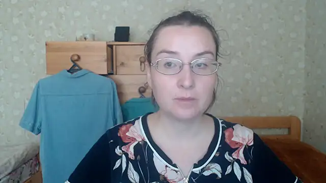 Snapshot of Smart_Rose chatting on 10-28-25, 10:52 Smart Rose online show from 10-28-25, 10:52