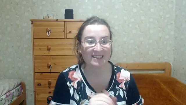 Snapshot of Smart_Rose chatting on 11-06-25, 01:56 Smart Rose online show from 11-06-25, 01:56