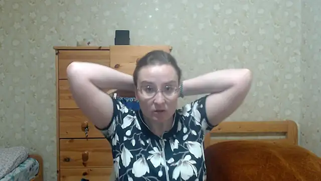 Snapshot of Smart_Rose chatting on 11-09-25, 02:15 Smart Rose online show from 11-09-25, 02:15