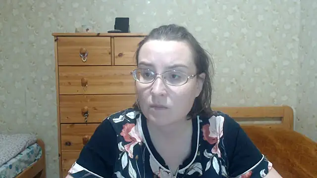 Snapshot of Smart_Rose chatting on 11-14-25, 04:28 Smart Rose online show from 11-14-25, 04:28