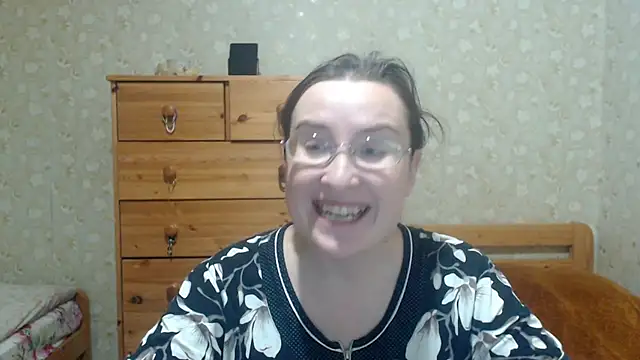 Snapshot of Smart_Rose chatting on 11-20-25, 04:07 Smart Rose online show from 11-20-25, 04:07