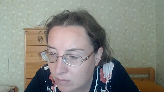 Snapshot of Smart_Rose chatting on 06-19-26, 11:03 Smart Rose online show from 06-19-26, 11:03