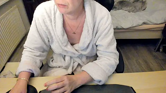 minoesje37 online show from 01-08-25, 08:50