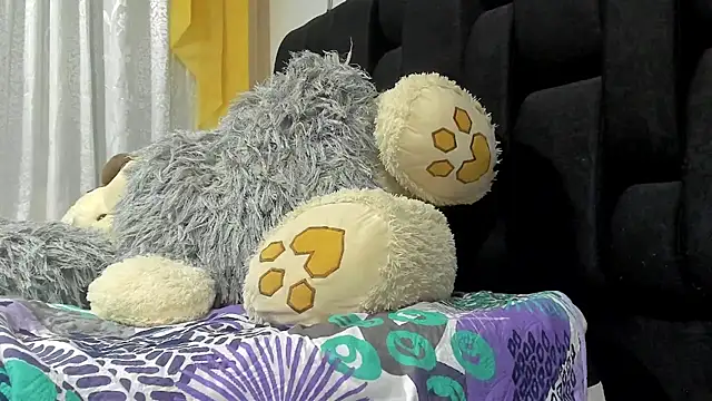 Snapshot of SandraGoldstein chatting on 03-15-25, 11:50 SandraGoldstein online show from 03-15-25, 11:50