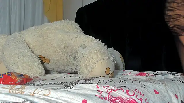 Snapshot of SandraGoldstein chatting on 03-22-25, 11:20 SandraGoldstein online show from 03-22-25, 11:20