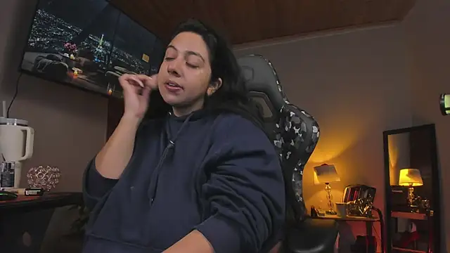 coraline latin online show from 02-16-25, 10:32