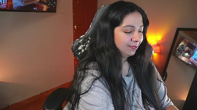 coraline latin online show from 11-24-25, 05:45