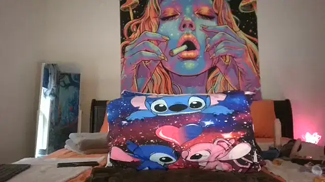 Snapshot of EnticingAaliyah chatting on 10-28-25, 04:20 EnticingAaliyah online show from 10-28-25, 04:20