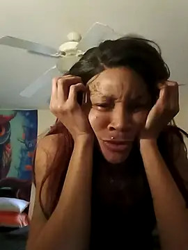 Snapshot of EnticingAaliyah chatting on 11-13-25, 06:40 EnticingAaliyah online show from 11-13-25, 06:40