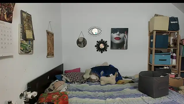 Snapshot of switchlorenx chatting on 10-28-25, 04:38 switchlorenx online show from 10-28-25, 04:38