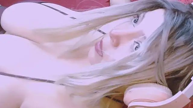 Honey Lucy1 online show from 05-25-26, 01:55