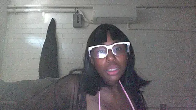 Xochillovemoney2 online show from 07-09-26, 11:53