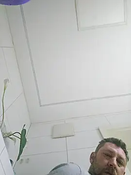 Snapshot of ktmtom247 chatting on 12-17-25, 04:18 ktmtom247 online show from 12-17-25, 04:18