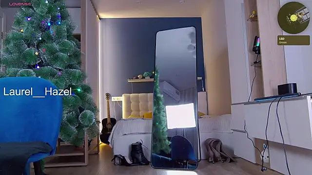 Snapshot of LAUREL_HAZEL chatting on 01-13-25, 10:13 LAUREL HAZEL online show from 01-13-25, 10:13