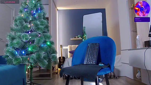 Snapshot of LAUREL_HAZEL chatting on 01-16-25, 01:27 LAUREL HAZEL online show from 01-16-25, 01:27