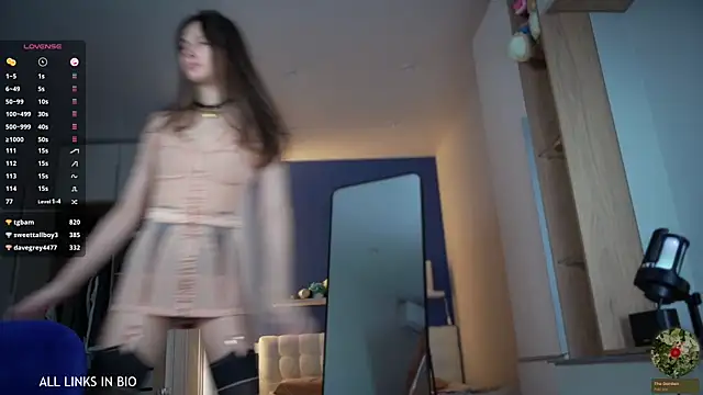 Snapshot of LAUREL_HAZEL chatting on 02-03-25, 10:00 LAUREL HAZEL online show from 02-03-25, 10:00