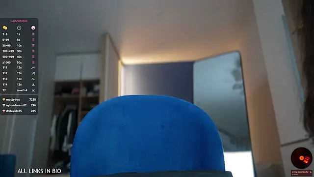 Snapshot of LAUREL_HAZEL chatting on 02-13-25, 01:40 LAUREL HAZEL online show from 02-13-25, 01:40