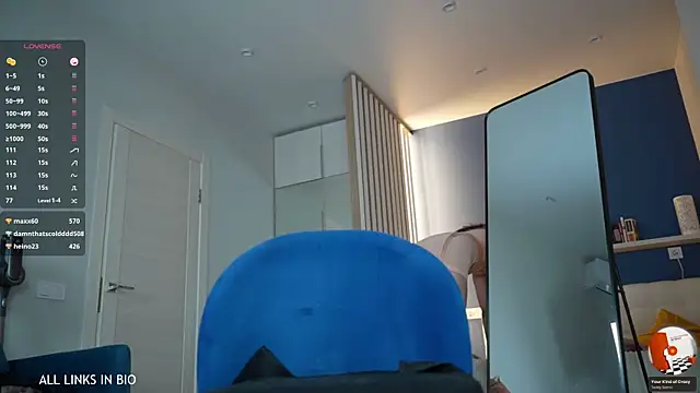 Snapshot of LAUREL_HAZEL chatting on 02-21-25, 01:33 LAUREL HAZEL online show from 02-21-25, 01:33