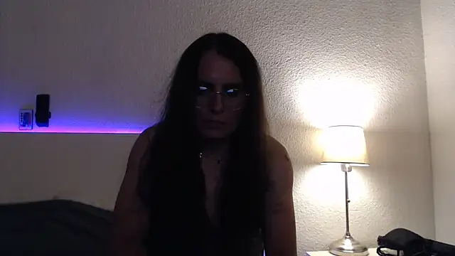 Snapshot of Chic_desire chatting on 06-02-26, 10:34 Chic desire online show from 06-02-26, 10:34
