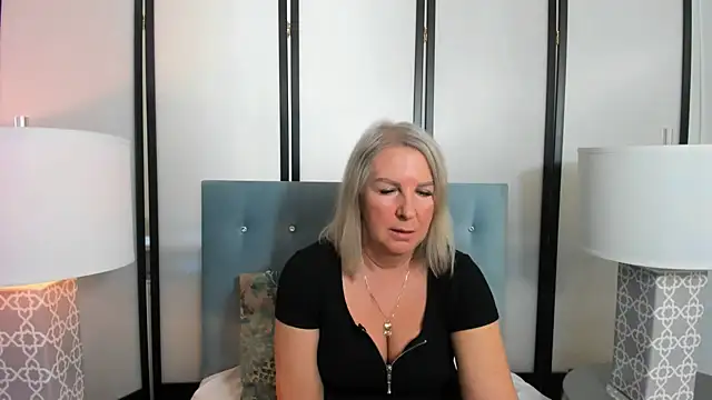 Snapshot of EricaTop chatting on 02-02-25, 09:08 EricaTop online show from 02-02-25, 09:08