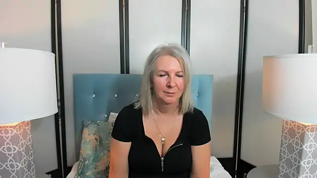 Snapshot of EricaTop chatting on 02-19-25, 07:48 EricaTop online show from 02-19-25, 07:48