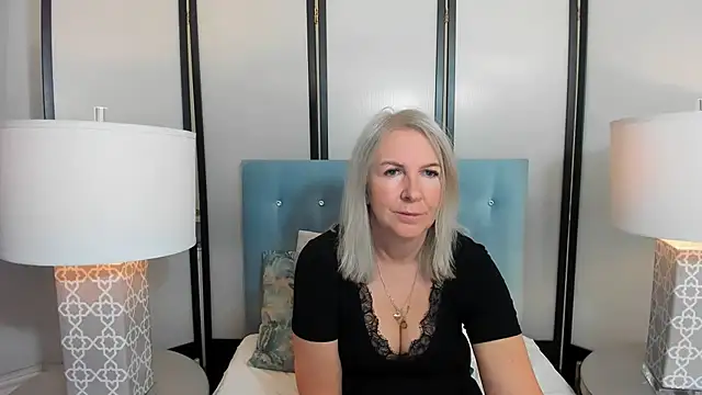 Snapshot of EricaTop chatting on 10-05-25, 04:55 EricaTop online show from 10-05-25, 04:55