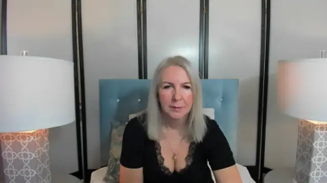 Snapshot of EricaTop chatting on 11-29-25, 06:05 EricaTop online show from 11-29-25, 06:05