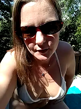 Snapshot of SwedishJennifer chatting on 05-29-26, 11:08 SwedishJennifer online show from 05-29-26, 11:08