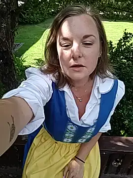 Snapshot of SwedishJennifer chatting on 06-19-26, 12:20 SwedishJennifer online show from 06-19-26, 12:20