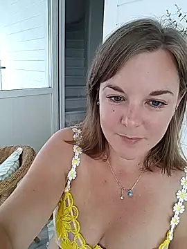 Snapshot of SwedishJennifer chatting on 06-25-26, 01:15 SwedishJennifer online show from 06-25-26, 01:15