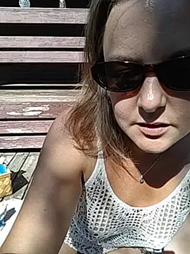 Snapshot of SwedishJennifer chatting on 07-09-26, 01:04 SwedishJennifer online show from 07-09-26, 01:04