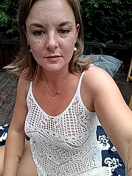Snapshot of SwedishJennifer chatting on 07-17-26, 01:29 SwedishJennifer online show from 07-17-26, 01:29