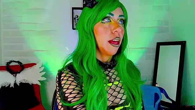 sky girl1 online show from 10-31-25, 04:02