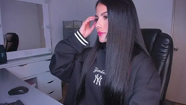 Lisegg  online show from 03-18-25, 02:37