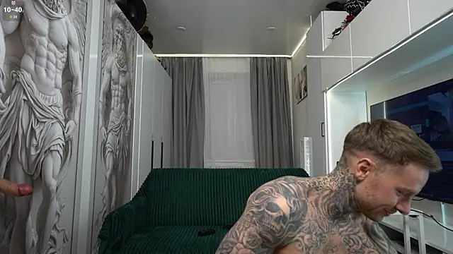 Snapshot of NickHOWLEN chatting on 11-23-25, 03:01 NickHOWLEN online show from 11-23-25, 03:01