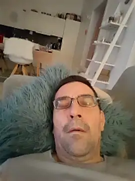 Snapshot of dick81 chatting on 02-01-26, 11:20 dick81 online show from 02-01-26, 11:20