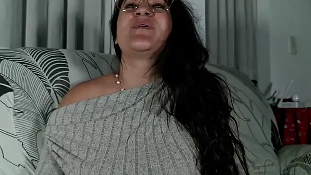 DeesseLuxure online show from 04-18-26, 04:38