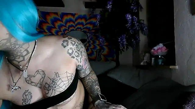 Snapshot of RoxxyInk chatting on 02-03-25, 10:43 RoxxyInk online show from 02-03-25, 10:43