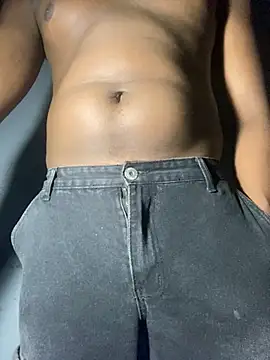 Snapshot of Curvy_conda chatting on 10-03-25, 09:34 Curvy conda online show from 10-03-25, 09:34