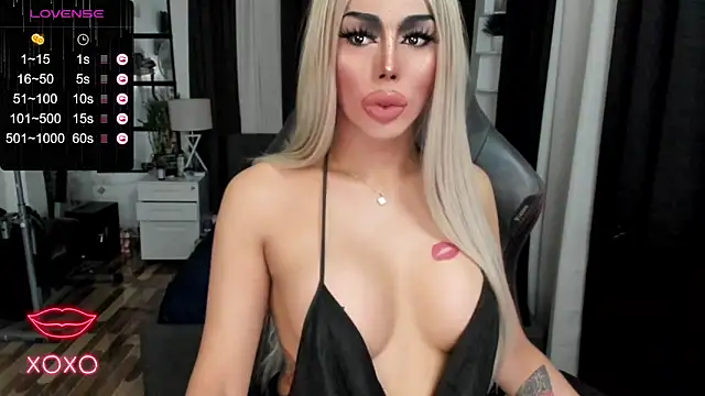 Snapshot of Forever_MissCandace chatting on 01-08-25, 10:26 Forever MissCandace online show from 01-08-25, 10:26